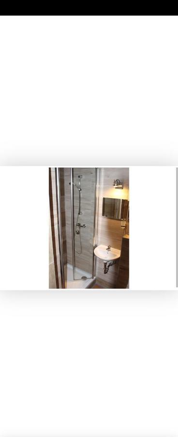 Hotel Eisenbahn ไครล์สไฮม์ ภายนอก รูปภาพ